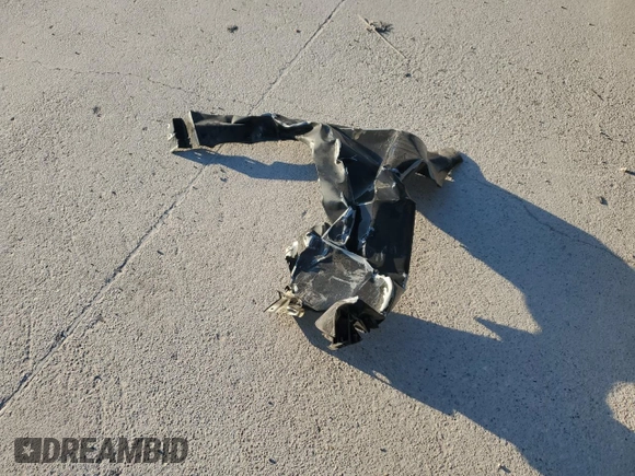 2025 Cadillac Escalade z VIN 1GYS9PRL6SR137800, wystawiony jako Copart lot #49889855 z przebiegiem 3 031 mil mil oraz Szkoda całkowita • Salvage title. Historia ofert i sprzedaży dostępna na DreamBid. Obrazek 13.
