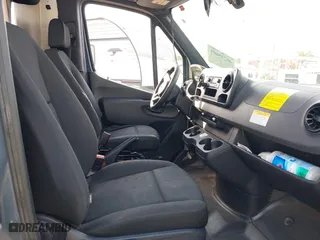 2019 Mercedes-Benz Sprinter Cargo Van with VIN WD4PF1CD6KP121116, listed as a IAAI auction lot 40745605 with 131,286 mi miles. Bid and sale history available at carsss.com. Image 5.