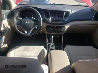 2018 Hyundai Tucson SE z VIN KM8J2CA44JU688429, wystawiony jako Copart lot #56484525 z przebiegiem 86 578 mil mil oraz Tytuł czysty. Historia ofert i sprzedaży dostępna na DreamBid. Obrazek 8.