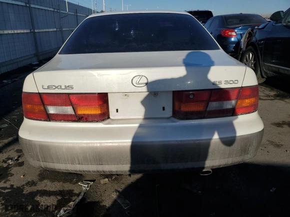 1997 Lexus ES 300 Luxury Sport Sdn with VIN JT8BF22G7V0065639, listed as a Copart auction lot 43075465 with 171,351 mi miles and Salvage Title. Bid and sale history available at carsss.com. Image 6.