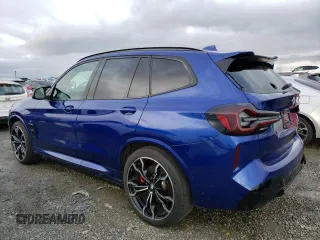 2022 BMW X3 M z VIN 5YM13EC09N9J58240, wystawiony jako Copart lot #39206934 z przebiegiem 9945 mil mil oraz . Historia ofert i sprzedaży dostępna na DreamBid. Obrazek 2.