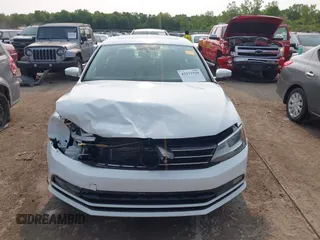 2015 Volkswagen Jetta SE with VIN 3VWD17AJ7FM302290, listed as a IAAI auction lot 42371920 with 127,631 mi miles and . Bid and sale history available at DreamBid. Image 12.