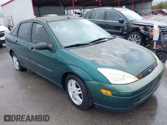 2000 Ford Focus LX with VIN 1FAFP33P8YW336316, listed as a IAAI auction lot 41904496 with 215,100 mi miles and . Bid and sale history available at carsss.com. Image 1.
