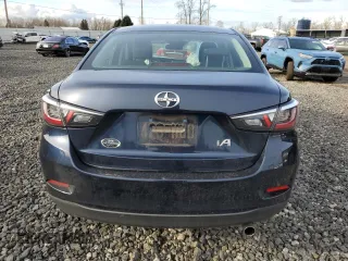 2016 Scion iA z VIN 3MYDLBZV8GY109570, wystawiony jako Copart lot #43939715 z przebiegiem 11 608 mil mil oraz Szkody całkowita. Historia ofert i sprzedaży dostępna na DreamBid. Obrazek 6.