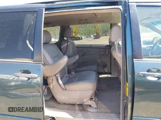 2005 Toyota Sienna XLE with VIN 5TDBA22C75S051329, listed as a IAAI auction lot 42147864 with 187,831 mi miles. Bid and sale history available at carsss.com. Image 8.