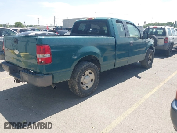 2007 Ford F-150 STX z VIN 1FTRX12W47KC45277, wystawiony jako IAAI lot #42581318 z przebiegiem 318 547 mil mil oraz . Historia ofert i sprzedaży dostępna na DreamBid. Obrazek 4.