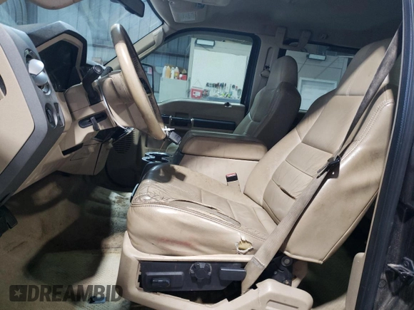 2008 Ford F-250 XL with VIN 1FTSW21R38EB18865, listed as a Copart auction lot 60240945 with 323,624 mi miles and Clean title. Bid and sale history available at DreamBid. Image 7.