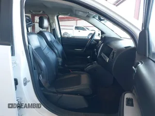 2016 Jeep Compass High Altitude Edition with VIN 1C4NJCEA2GD735653, listed as a IAAI auction lot 41877178 with 225,670 mi miles. Bid and sale history available at carsss.com. Image 5.