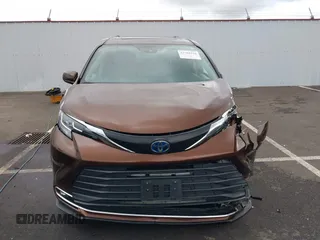 2022 Toyota Sienna XLE with VIN 5TDJRKEC4NS096017, listed as a IAAI auction lot 41708210 with 50,942 mi miles. Bid and sale history available at carsss.com. Image 12.