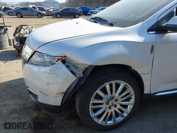 2013 Lincoln MKX with VIN 2LMDJ8JKXDBL07368, listed as a IAAI auction lot 41780543 with 187,890 mi miles. Bid and sale history available at carsss.com. Image 6.