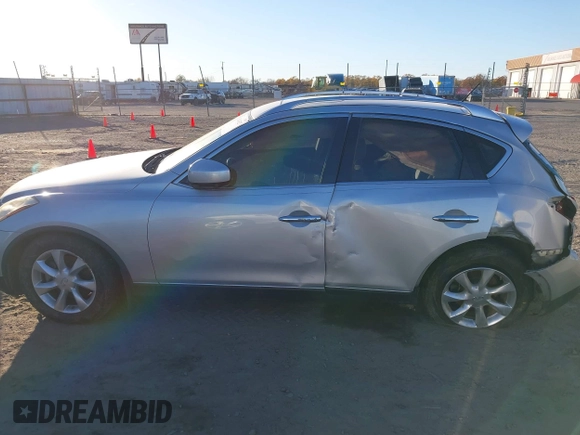 2010 Infiniti EX Journey with VIN JN1AJ0HP5AM703299, listed as a IAAI auction lot 38246527 with Not Provided miles. Bid and sale history available at carsss.com. Image 13.