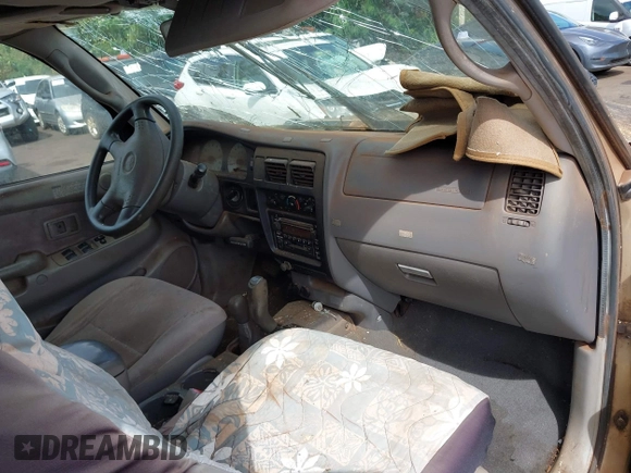 2001 Toyota Tacoma with VIN 5TEHN72N41Z859518, listed as a IAAI auction lot 41635686 with 165,602 mi miles and . Bid and sale history available at carsss.com. Image 5.