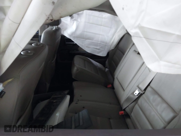 2015 GMC Sierra 1500 Denali z VIN 3GTU2WEJ6FG174160, wystawiony jako IAAI lot #40118246 z przebiegiem Nie podano mil oraz . Historia ofert i sprzedaży dostępna na DreamBid. Obrazek 8.