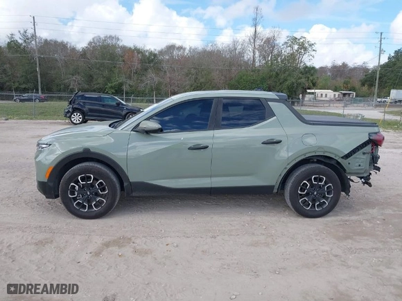 2024 Hyundai Santa Cruz SEL with VIN 5NTJBDAE8RH101255, listed as a IAAI auction lot 41581574 with NaN miles. Bid and sale history available at carsss.com. Image 14.