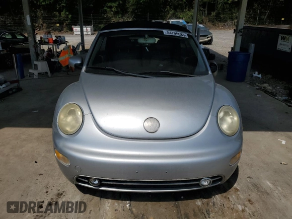 2003 Volkswagen Beetle GLS z VIN 3VWCK21Y33M326199, wystawiony jako Copart lot #54796685 z przebiegiem 142 574 mil mil oraz Szkoda całkowita • Salvage title. Historia ofert i sprzedaży dostępna na DreamBid. Obrazek 5.