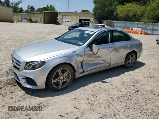 2017 Mercedes-Benz E 300 Luxury z VIN WDDZF4KB7HA012041, wystawiony jako Copart lot #57406375 z przebiegiem 97 863 mil mil oraz Szkoda całkowita • Salvage title. Historia ofert i sprzedaży dostępna na DreamBid. Obrazek 1.