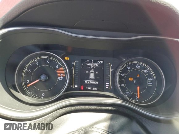 2020 Jeep Cherokee Latitude z VIN 1C4PJMCB0LD580007, wystawiony jako Copart lot #57676205 z przebiegiem 159 132 mil mil oraz Czysty tytuł • Clean title. Historia ofert i sprzedaży dostępna na DreamBid. Obrazek 9.