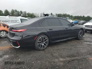 2024 BMW 7 Series 740i z VIN WBA23EH09RCP56372, wystawiony jako Copart lot #73053314 z przebiegiem 18 365 mil mil oraz Szkoda całkowita • Salvage title. Historia ofert i sprzedaży dostępna na DreamBid. Obrazek 3.