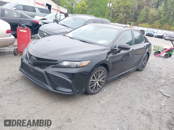 2021 Toyota Camry SE Nightshade with VIN 4T1G11AK2MU456447, listed as a IAAI auction lot 41973852 with 47,185 mi miles. Bid and sale history available at carsss.com. Image 2.