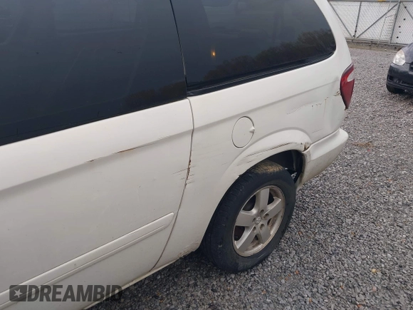2006 Dodge Grand Caravan SXT z VIN 2D4GP44LX6R900332, wystawiony jako IAAI lot #41915331 z przebiegiem 181 707 mil mil oraz . Historia ofert i sprzedaży dostępna na DreamBid. Obrazek 6.