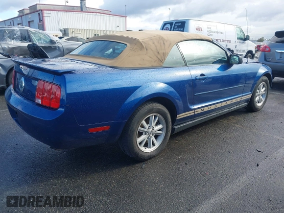 2007 Ford Mustang Deluxe with VIN 1ZVFT84N875329917, listed as a IAAI auction lot 41760205 with 171,005 mi miles and . Bid and sale history available at carsss.com. Image 4.