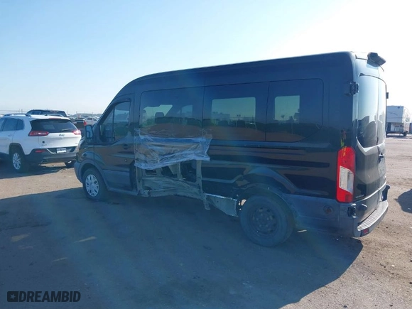 2018 Ford Transit Passenger Wagon XL with VIN 1FBAX2CM5JKA01567, listed as a IAAI auction lot 40198330 with 164,777 mi miles. Bid and sale history available at carsss.com. Image 3.