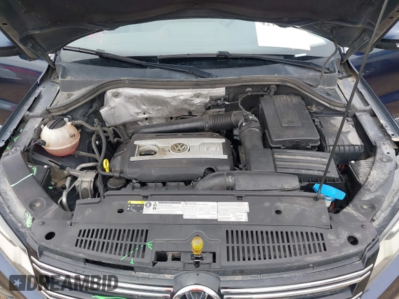 2016 Volkswagen Tiguan S z VIN WVGBV7AX0GW614760, wystawiony jako IAAI lot #42113413 z przebiegiem 91 423 mil mil oraz . Historia ofert i sprzedaży dostępna na DreamBid. Obrazek 10.