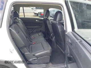 2019 Volkswagen Atlas SE with VIN 1V2WR2CA4KC509962, listed as a IAAI auction lot 42147840 with 67,557 mi miles and . Bid and sale history available at DreamBid. Image 8.