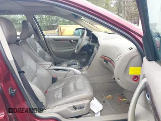 2005 Volvo XC70 with VIN YV1SZ592851203536, listed as a IAAI auction lot 41851395 with 212,201 mi miles and . Bid and sale history available at DreamBid. Image 5.