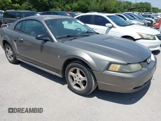 2002 Ford Mustang Standard z VIN 1FAFP40482F106251, wystawiony jako IAAI lot #42262810 z przebiegiem 208 613 mil mil oraz . Historia ofert i sprzedaży dostępna na DreamBid. Obrazek 1.