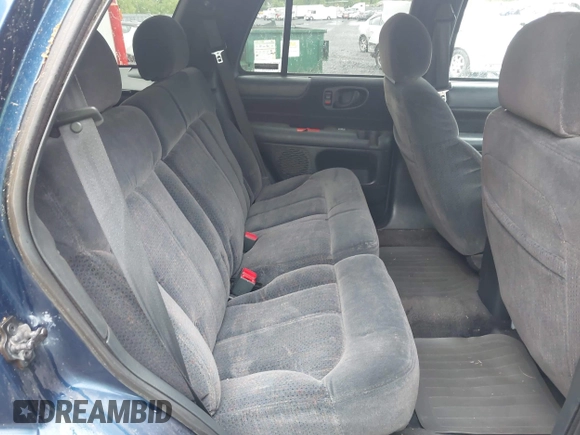 2000 Chevrolet Blazer LT z VIN 1GNDT13W9Y2350118, wystawiony jako IAAI lot #42255823 z przebiegiem 255 056 mil mil oraz . Historia ofert i sprzedaży dostępna na DreamBid. Obrazek 8.