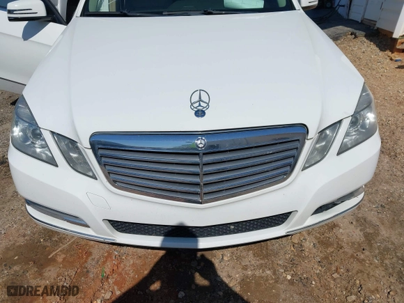 2013 Mercedes-Benz E-Class E 350 Luxury with VIN WDDHF5KB8DA729768, listed as a IAAI auction lot 42004944 with 184,587 mi miles. Bid and sale history available at carsss.com. Image 13.