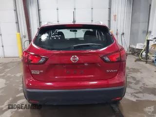 2017 Nissan Rogue SL z VIN JN1BJ1CR3HW135572, wystawiony jako IAAI lot #42200373 z przebiegiem 58 314 mil mil oraz . Historia ofert i sprzedaży dostępna na DreamBid. Obrazek 17.