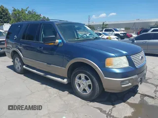 2004 Ford Expedition Eddie Bauer z VIN 1FMFU18L34LA90831, wystawiony jako IAAI lot #42276730 z przebiegiem 211 521 mil mil oraz . Historia ofert i sprzedaży dostępna na DreamBid. Obrazek 1.