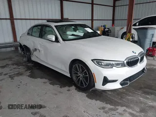 2021 BMW 3 Series 330i z VIN 3MW5R1J05M8C07606, wystawiony jako IAAI lot #42668593 z przebiegiem Nie podano mil oraz . Historia ofert i sprzedaży dostępna na DreamBid. Obrazek 1.