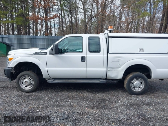 2016 Ford Super Duty F-250 SRW XLT with VIN 1FT7X2B67GEA39611, listed as a IAAI auction lot 41750797 with 33,787 mi miles. Bid and sale history available at carsss.com. Image 14.