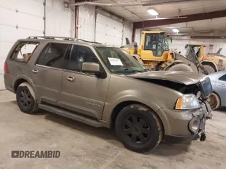 2004 Lincoln Navigator Luxury z VIN 5LMFU28R74LJ23451, wystawiony jako IAAI lot #41684641 z przebiegiem 197 278 mil mil oraz . Historia ofert i sprzedaży dostępna na DreamBid. Obrazek 1.