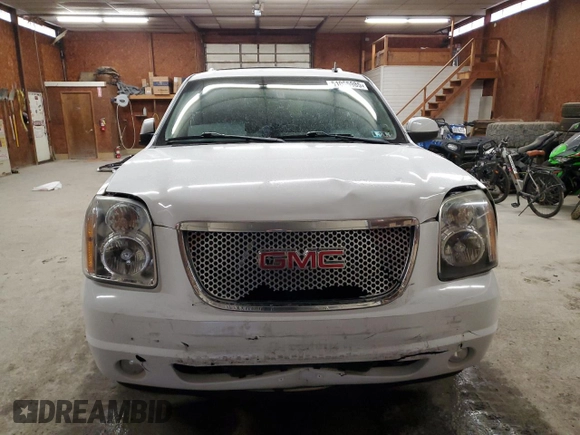 2013 GMC Yukon Denali with VIN 1GKS2EEF1DR319491, listed as a Copart auction lot 51065985 with 179,553 mi miles and Salvage Title. Bid and sale history available at carsss.com. Image 5.