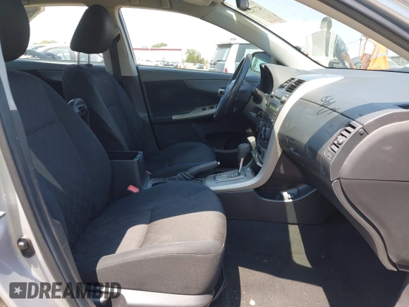 2010 Toyota Corolla z VIN 2T1BU4EE3AC500511, wystawiony jako IAAI lot #42731216 z przebiegiem 143 255 mil mil oraz . Historia ofert i sprzedaży dostępna na DreamBid. Obrazek 5.