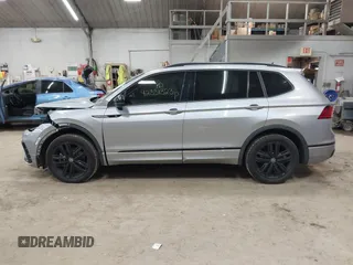 2022 Volkswagen Tiguan SE R-Line Black с VIN 3VV8B7AX8NM044884, выставлен на аукционе IAAI как лот 42331323 с пробегом 45 945 миль миль и . История ставок и продаж доступна на DreamBid. Изображение 14.