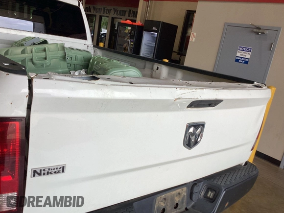 2018 Ram 2500 Tradesman с VIN 3C6UR4HJ8JG274627, выставлен на аукционе IAAI как лот 42575840 с пробегом 152 686 миль миль и . История ставок и продаж доступна на DreamBid. Изображение 25.