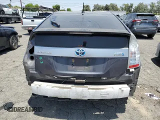 2014 Toyota Prius with VIN JTDKN3DP1E3056795, listed as a Copart auction lot 61605975 with 211,392 mi miles and Salvage title. Bid and sale history available at DreamBid. Image 6.