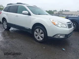 2011 Subaru Outback Premium z VIN 4S4BRBCC4B3404030, wystawiony jako IAAI lot #42338899 z przebiegiem 100 307 mil mil oraz . Historia ofert i sprzedaży dostępna na DreamBid. Obrazek 1.
