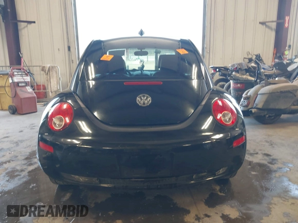 2008 Volkswagen New Beetle Coupe S with VIN 3VWRG31C18M505015, listed as a IAAI auction lot 42117855 with 52,177 mi miles. Bid and sale history available at carsss.com. Image 16.