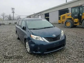 2011 Toyota Sienna LE with VIN 5TDJK3DC7BS016720, listed as a Copart auction lot 52746125 with 117,617 mi miles and Salvage Title. Bid and sale history available at carsss.com. Image 12.