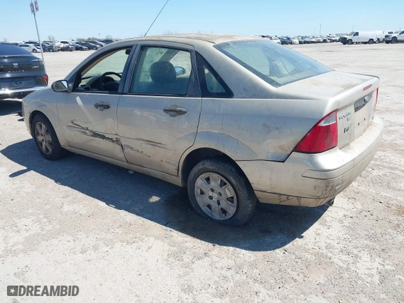 2007 Ford Focus S with VIN 1FAFP34N77W328137, listed as a IAAI auction lot 41777661 with 160,450 mi miles. Bid and sale history available at carsss.com. Image 3.
