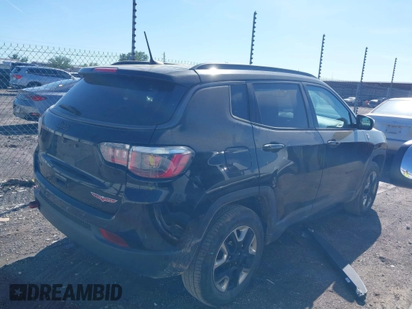 2018 Jeep Compass Trailhawk z VIN 3C4NJDDBXJT238593, wystawiony jako IAAI lot #42075447 z przebiegiem 122 064 mil mil oraz . Historia ofert i sprzedaży dostępna na DreamBid. Obrazek 14.