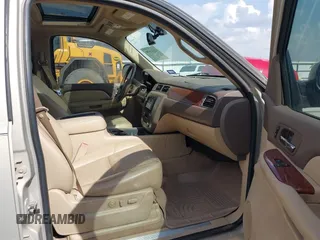 2008 GMC Yukon XL SLT with VIN 1GKFC16058R104137, listed as a IAAI auction lot 42111628 with 285,985 mi miles. Bid and sale history available at carsss.com. Image 5.
