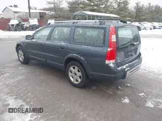 2006 Volvo XC70 with VIN YV4SZ592461233492, listed as a IAAI auction lot 41536507 with 174,888 mi miles. Bid and sale history available at carsss.com. Image 3.
