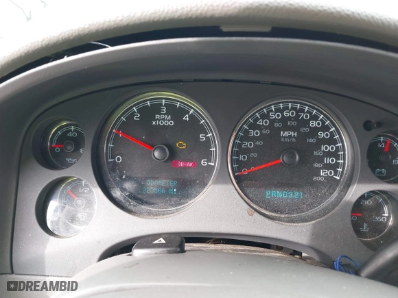 2008 Chevrolet Suburban LTZ with VIN 1GNFC16018R143195, listed as a IAAI auction lot 41577367 with 223,506 mi miles. Bid and sale history available at carsss.com. Image 7.